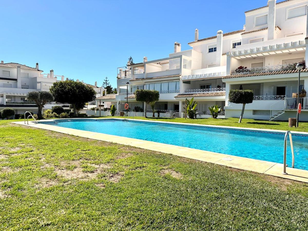 Moderno Apartamento Con Preciosas Vistas Al Mar En Urbanizacion Con Piscina - Rio Real 11 2G Марбелья Экстерьер фото