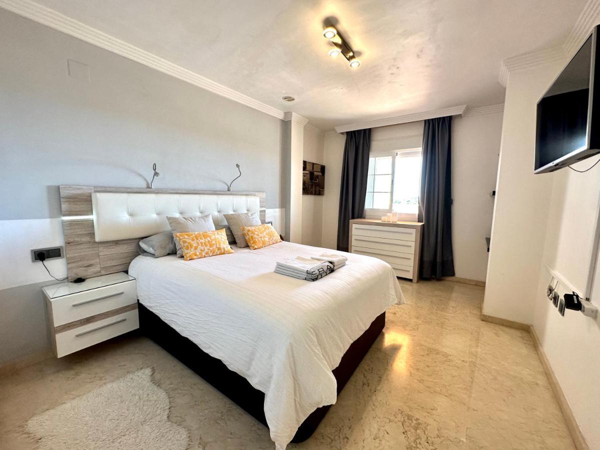 Moderno Apartamento Con Preciosas Vistas Al Mar En Urbanizacion Con Piscina - Rio Real 11 2G Марбелья Экстерьер фото