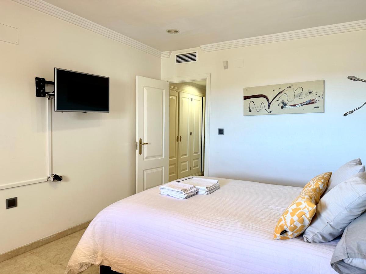 Moderno Apartamento Con Preciosas Vistas Al Mar En Urbanizacion Con Piscina - Rio Real 11 2G Марбелья Экстерьер фото