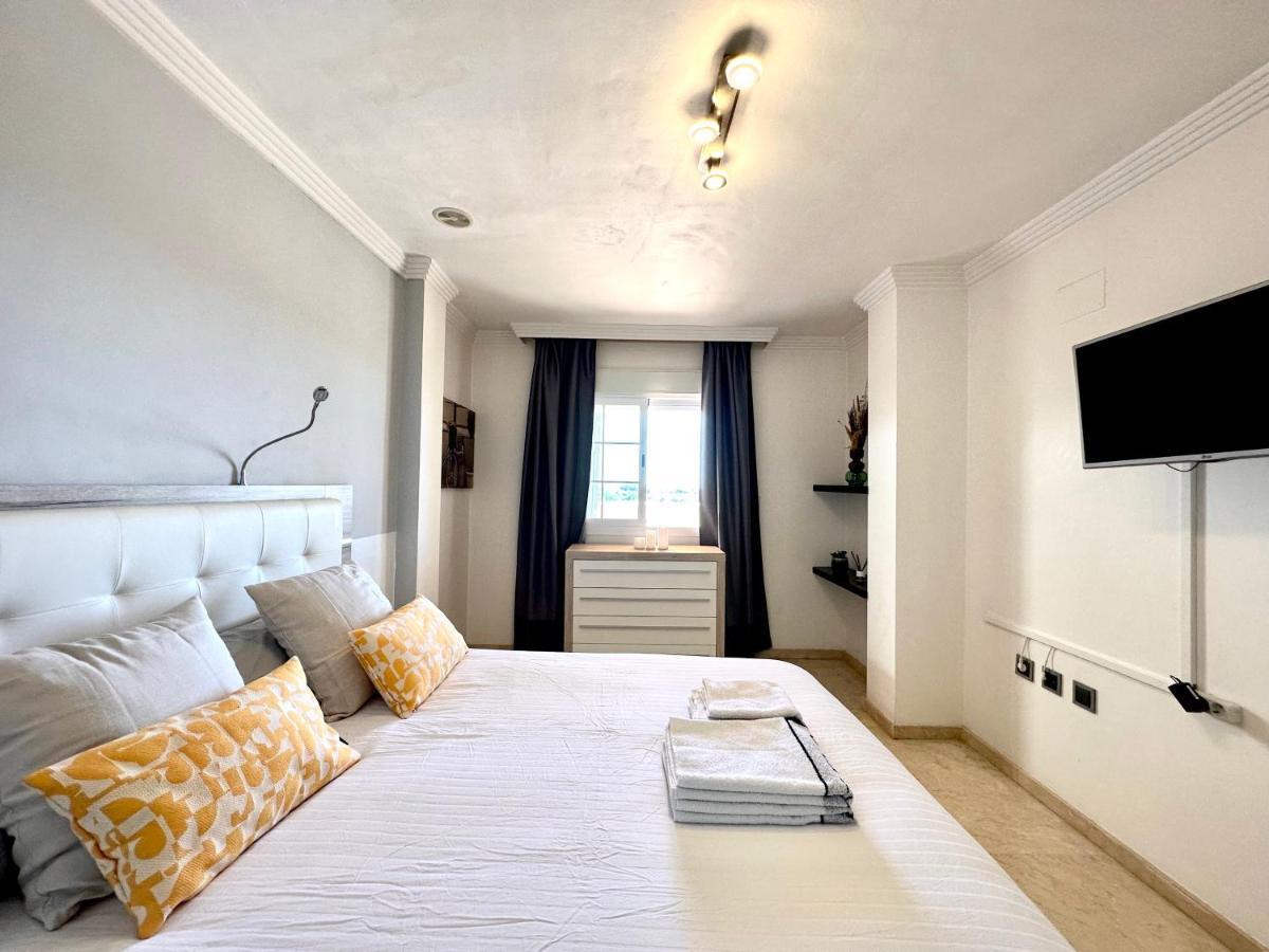 Moderno Apartamento Con Preciosas Vistas Al Mar En Urbanizacion Con Piscina - Rio Real 11 2G Марбелья Экстерьер фото